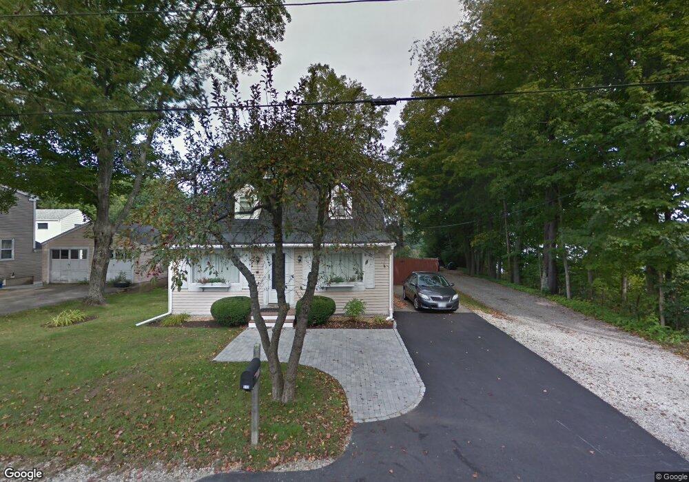 514 Locust St, Rollinsford, NH 03869 - photo 1