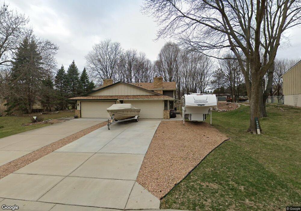 5820 Covington Ln, Minnetonka, MN 55345 - photo 1