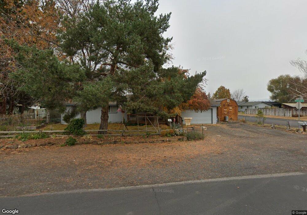 2511 SW Evergreen Ave, Redmond, OR 97756 - photo 1