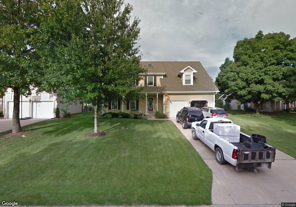 7800 Woodstone Ln, Shawnee, KS 66217 - photo 1