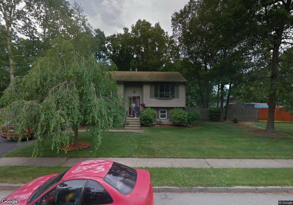 95 Wilde Field Dr, Warwick, RI 02889 - photo 1