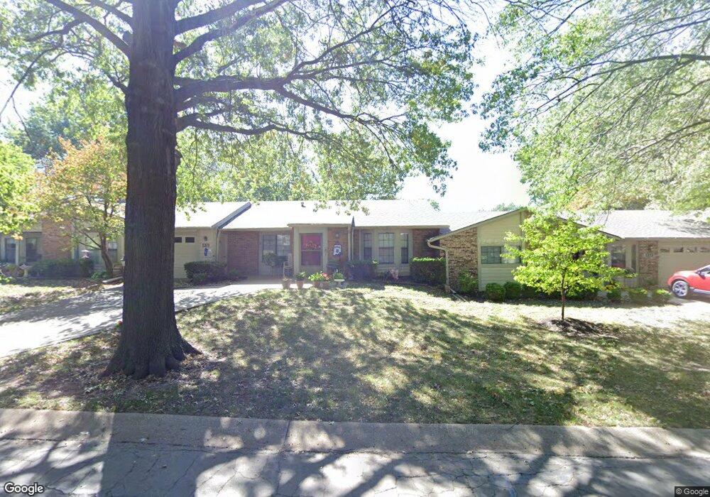 1311 W Johns Blvd, Raymore, MO 64083 - photo 1