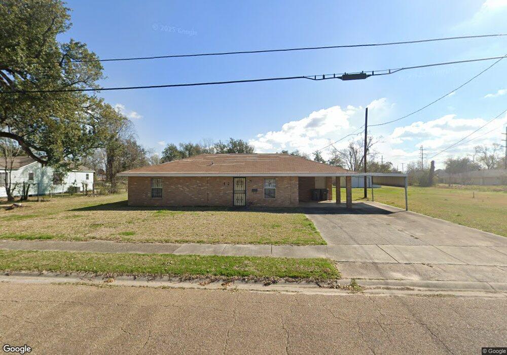 422 N 1st Ave, Lake Charles, LA 70601 - photo 1