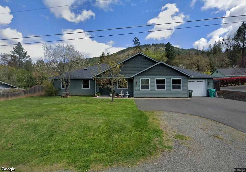 2037 Hamilton Ln, Grants Pass, OR 97527 - photo 1