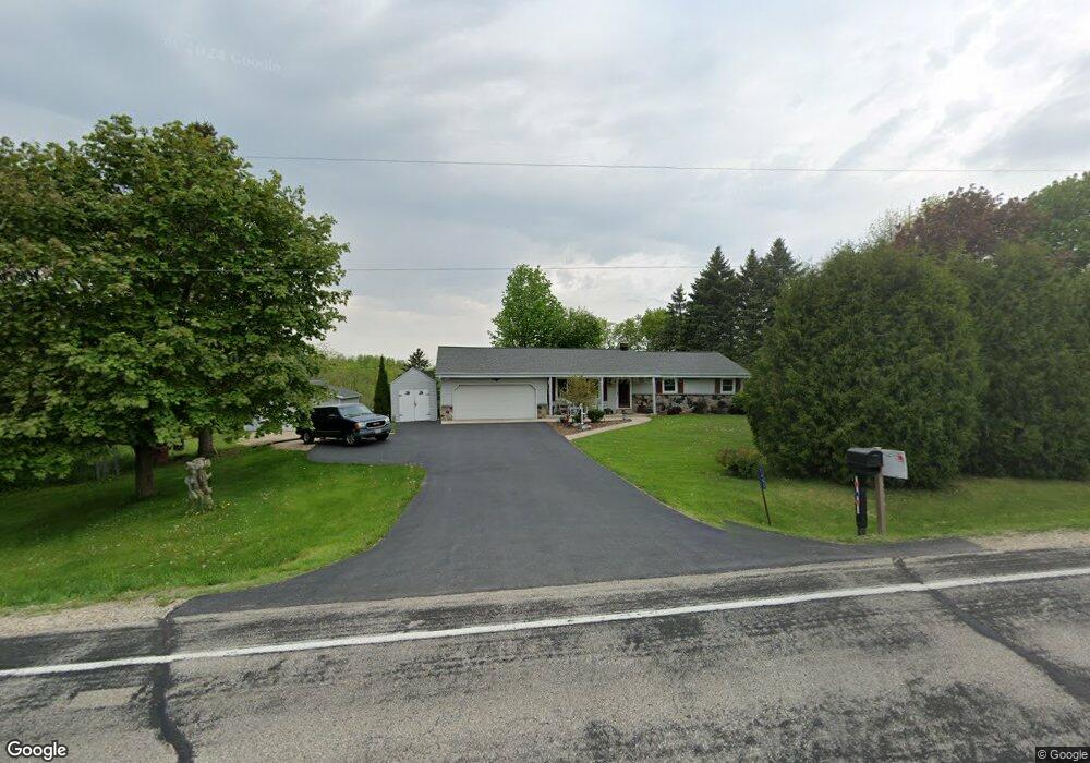 7491 Kettle View Dr, West Bend, WI 53090 - photo 1