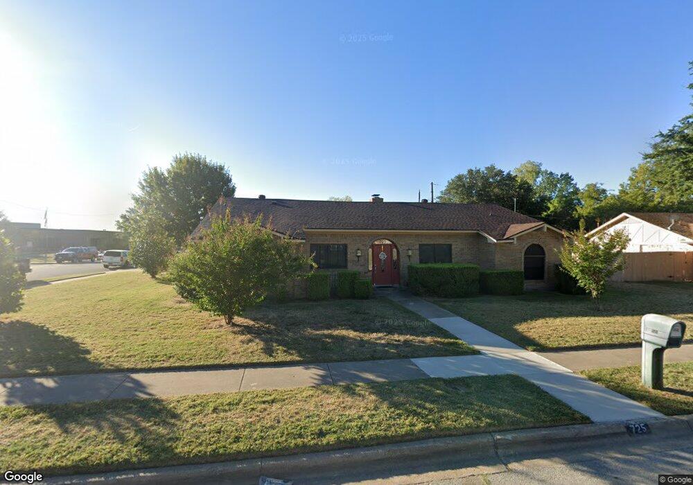 725 Springhill Dr, Hurst, TX 76054 - photo 1