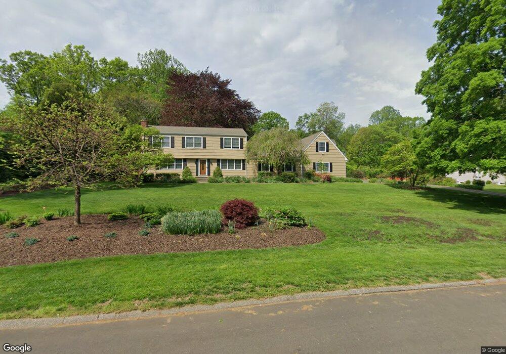 40 Cardinal Cir, Trumbull, CT 06611 - photo 1