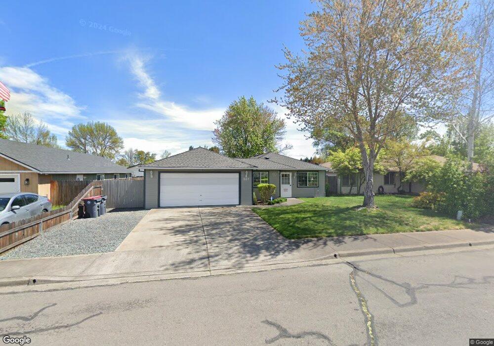 327 Joseph St, Central Point, OR 97502 - photo 1