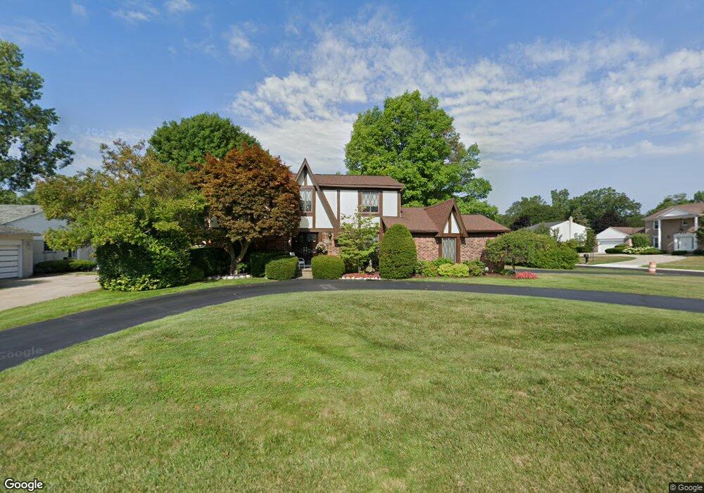 6024 Ledgeway Dr, West Bloomfield, MI 48322 - photo 1