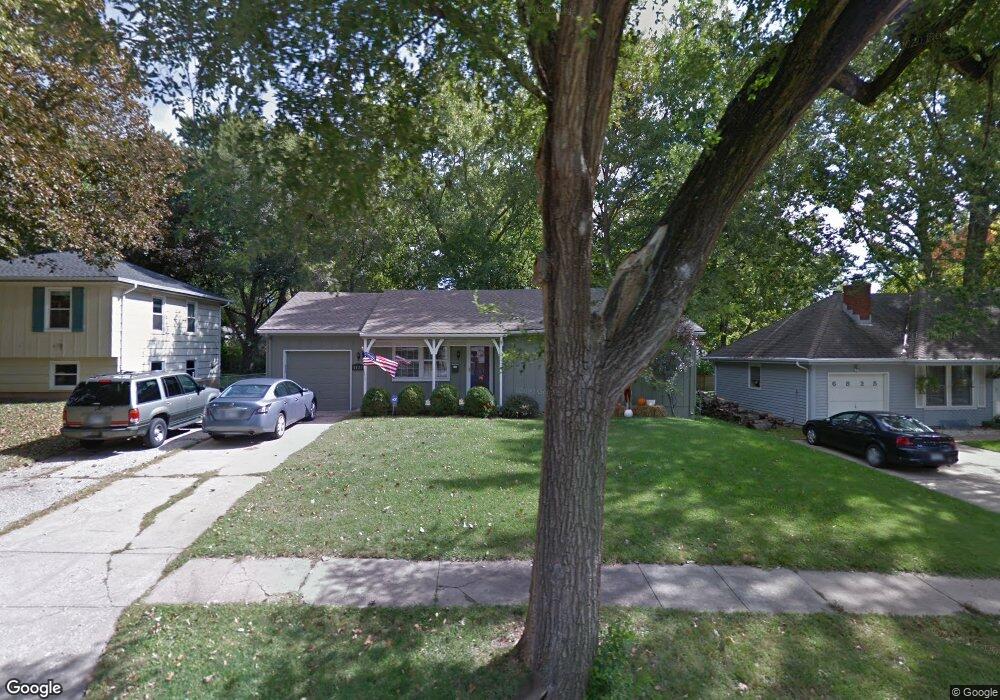 6821 Stearns St, Shawnee, KS 66203 - photo 1