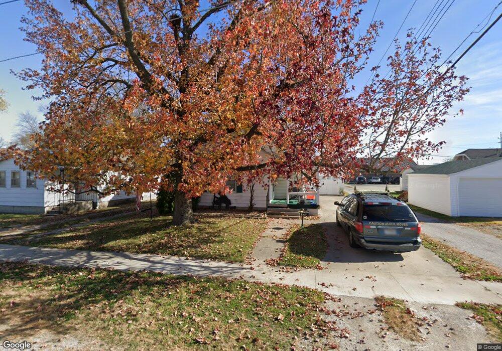 106 N Oak St, Effingham, IL 62401 - photo 1