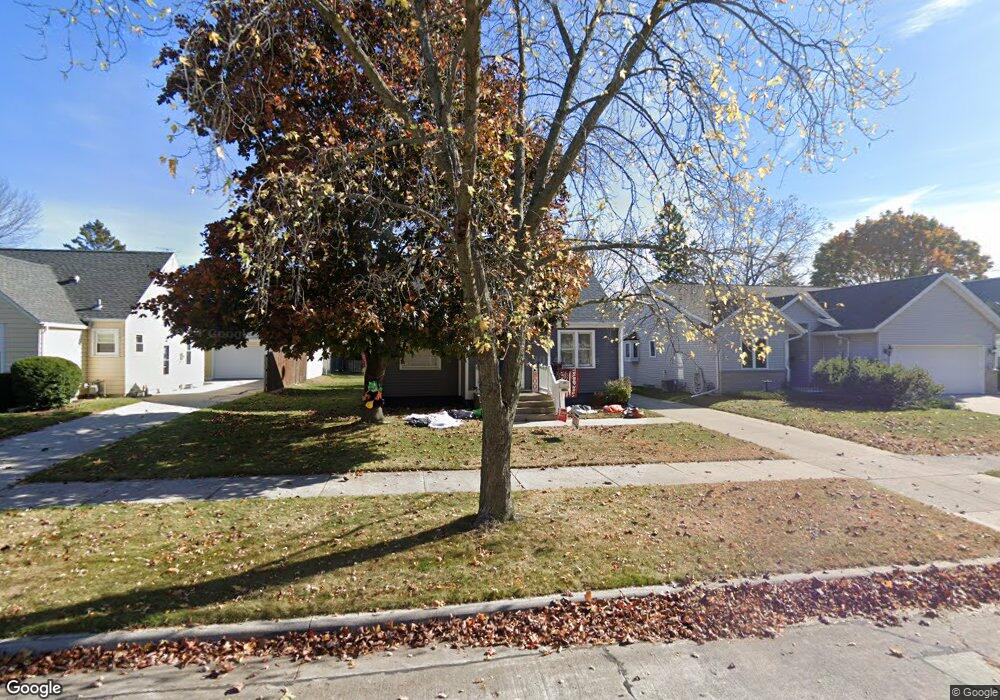 1305 N 9th St, Manitowoc, WI 54220 - photo 1