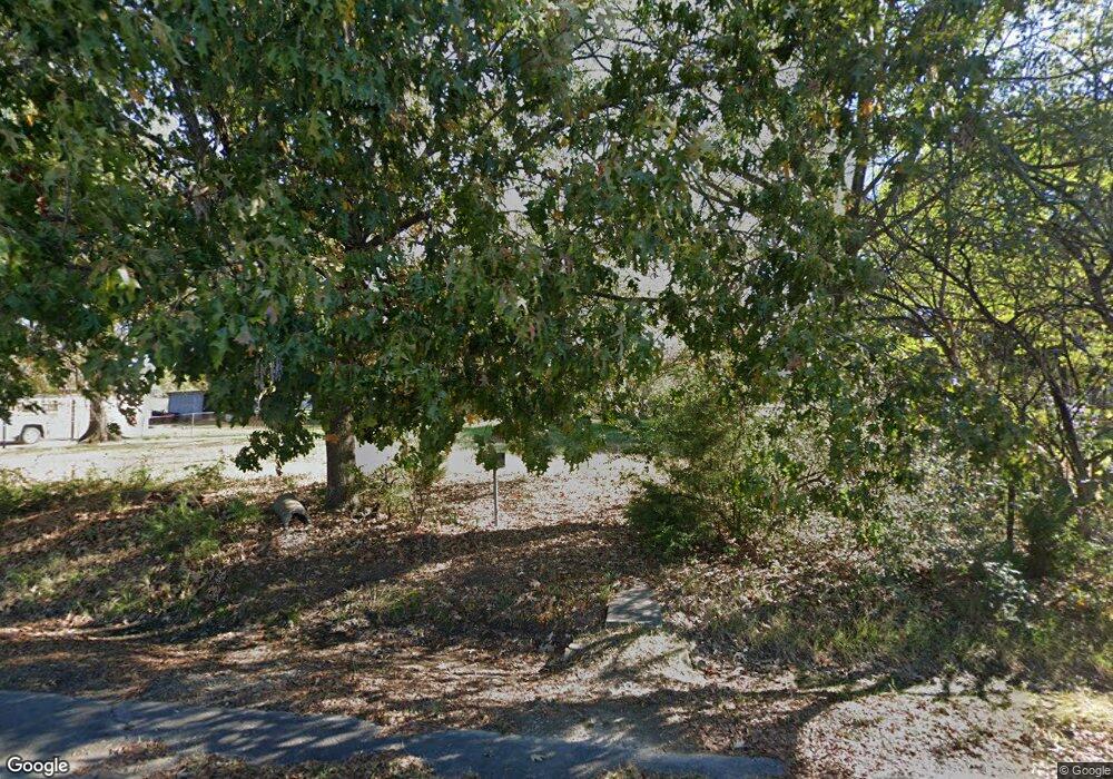 107 S Columbus St, Stuttgart, AR 72160 - photo 1