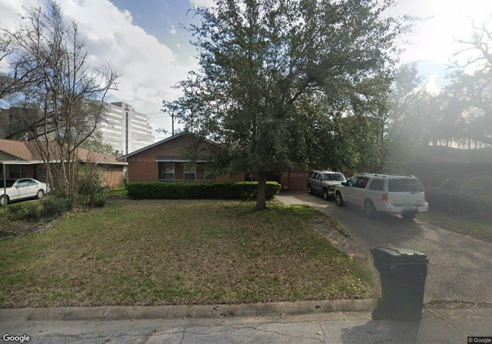 1203 W 30th St, Houston, TX 77018 - photo 1