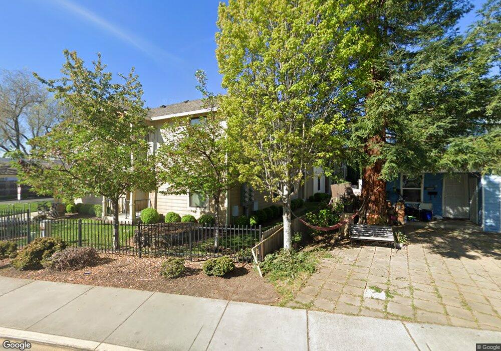 411 N 2nd St, Central Point, OR 97502 - photo 1