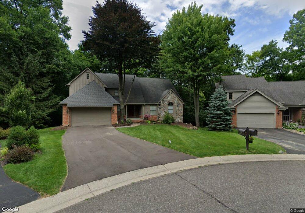 6228 Beachwood Ct, West Bloomfield, MI 48324 - photo 1