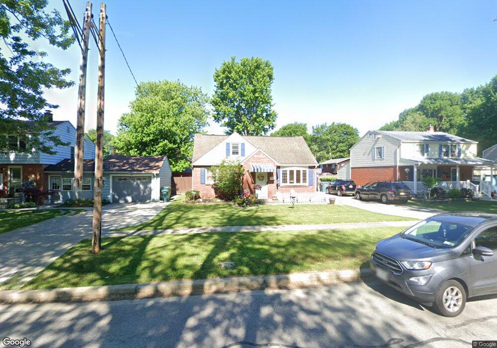 1096 Marcia Dr, North Tonawanda, NY 14120 - photo 1