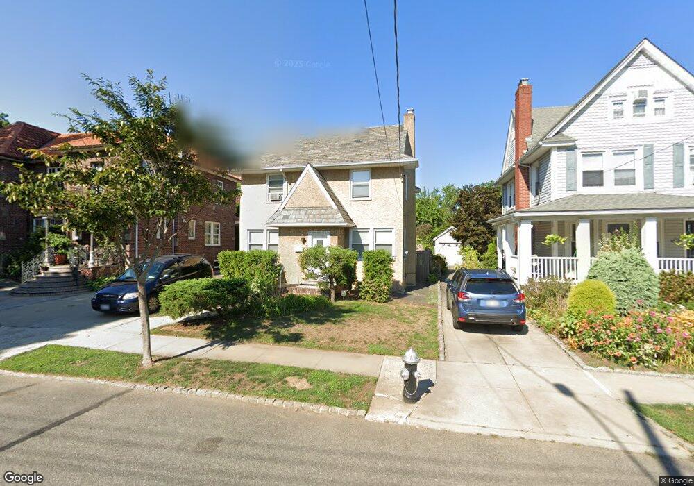 3320 170th St, Flushing, NY 11358 - photo 1