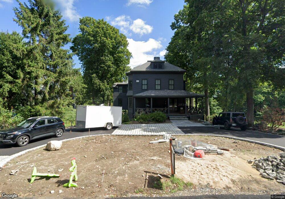 28 Longfellow Rd, Wellesley Hills, MA 02481 - photo 1