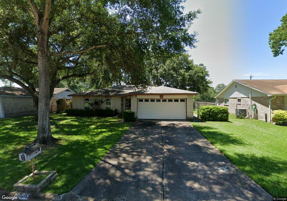 17106 Townes Rd, Friendswood, TX 77546 - photo 1