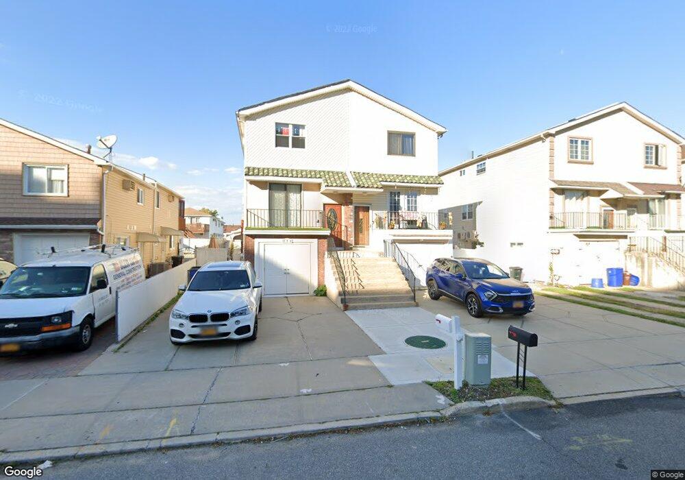 271 Regis Dr, Staten Island, NY 10314 - photo 1