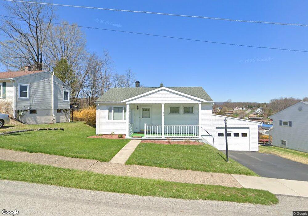 1952 Mount View Dr, Johnstown, PA 15905 - photo 1