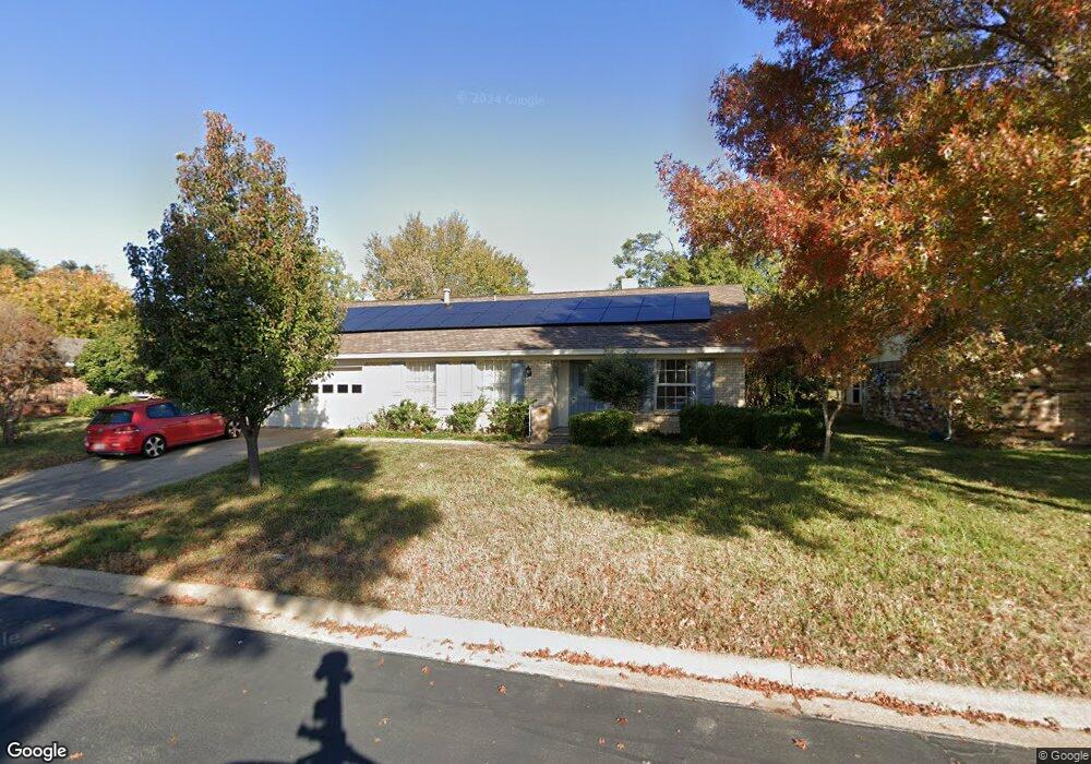 328 Northglen Dr, Hurst, TX 76054 - photo 1