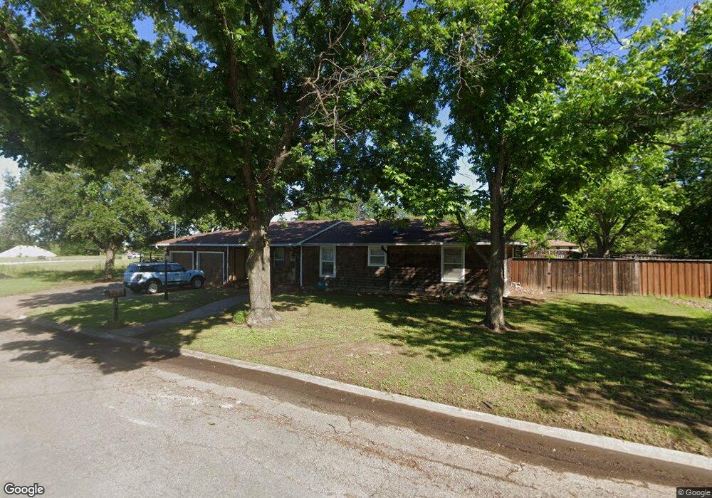 1414 W Lone Star Ave, Cleburne, TX 76033 - photo 1