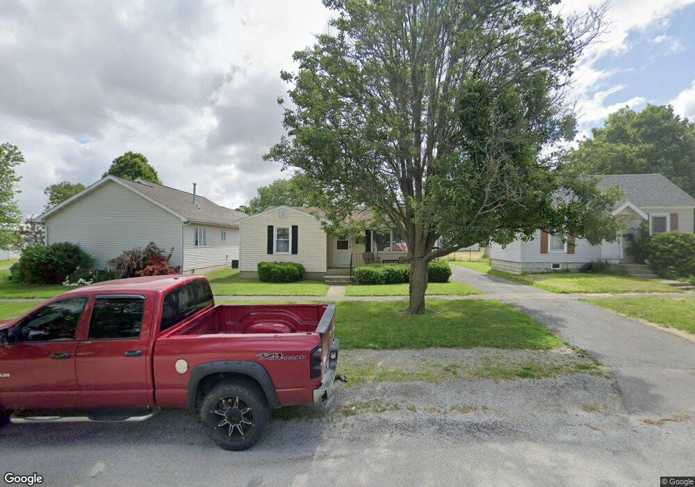 916 N 11th St, Mattoon, IL 61938 - photo 1