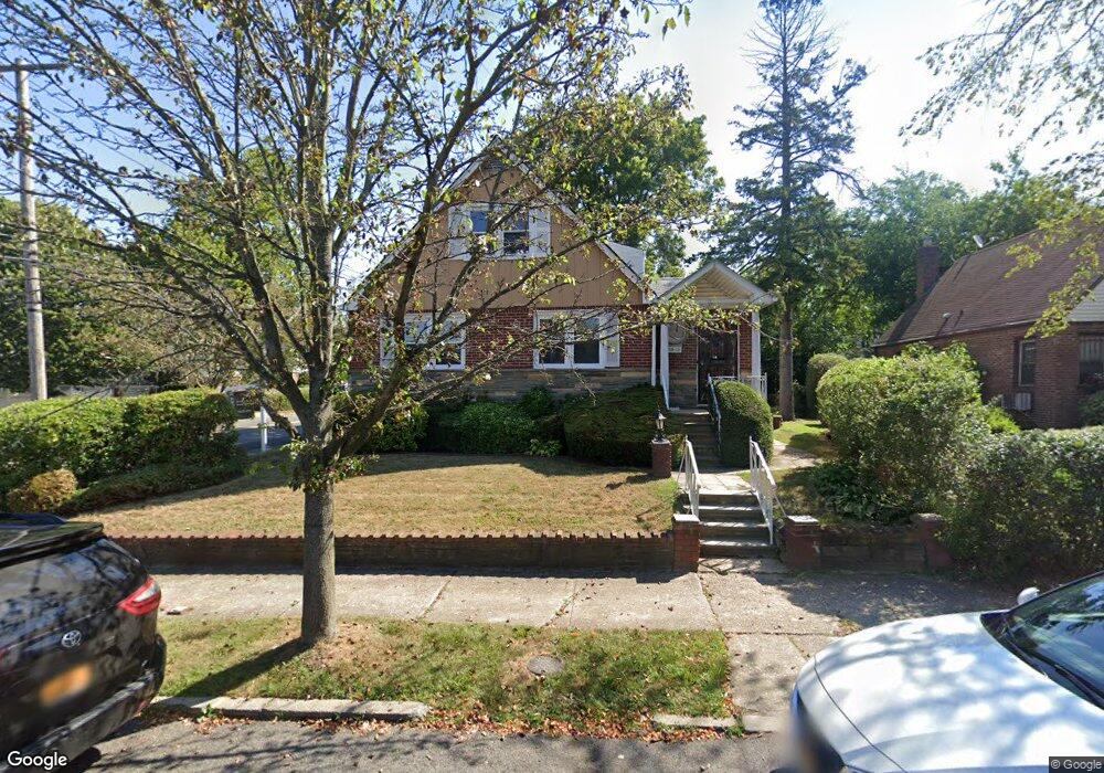 5801 189th St, Fresh Meadows, NY 11365 - photo 1