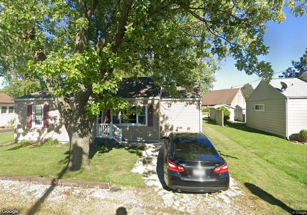 5 N Pine Ct, Tuscola, IL 61953 - photo 1