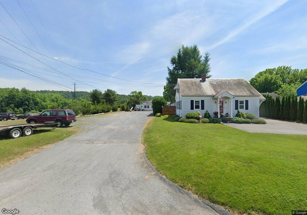 4910 Buckeye Rd, Emmaus, PA 18049 - photo 1