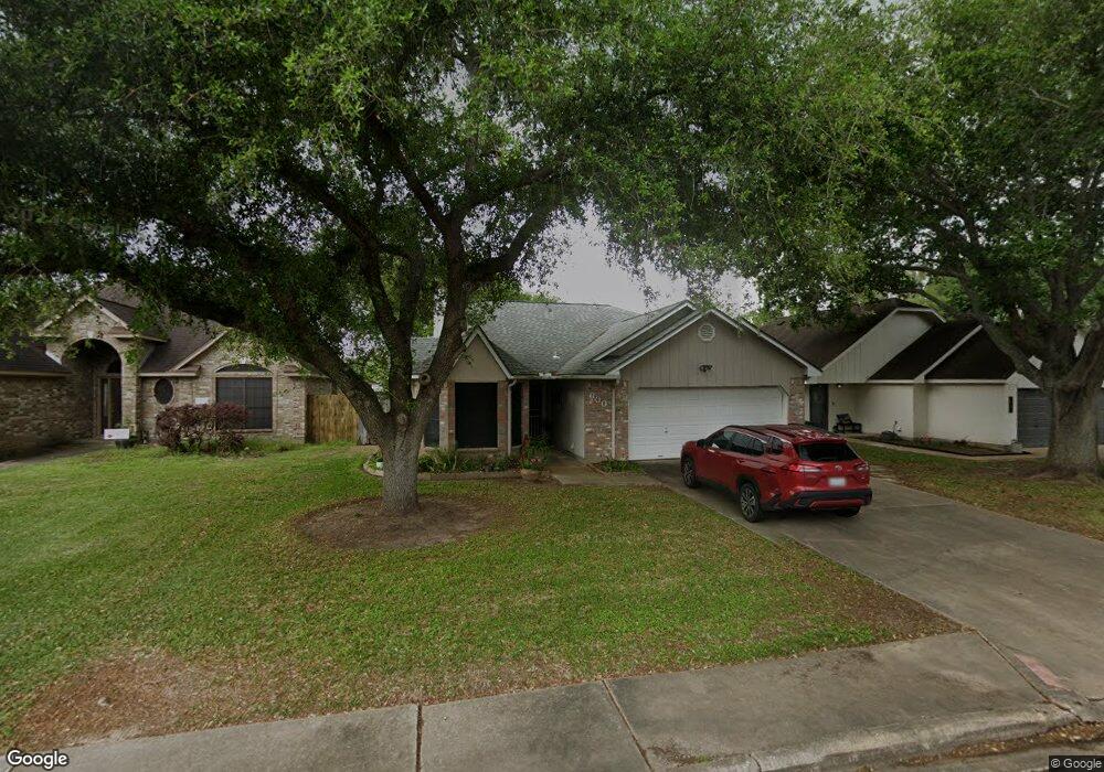 600 Live Oak Ave, Bay City, TX 77414 - photo 1