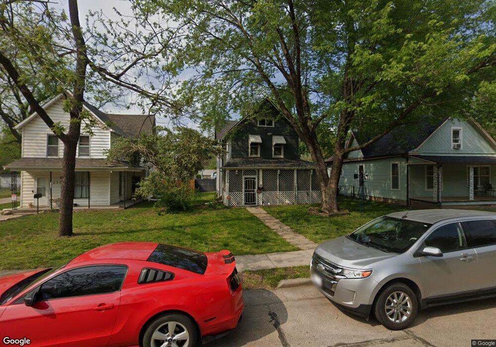 2304 SW Duane St, Topeka, KS 66606 - photo 1