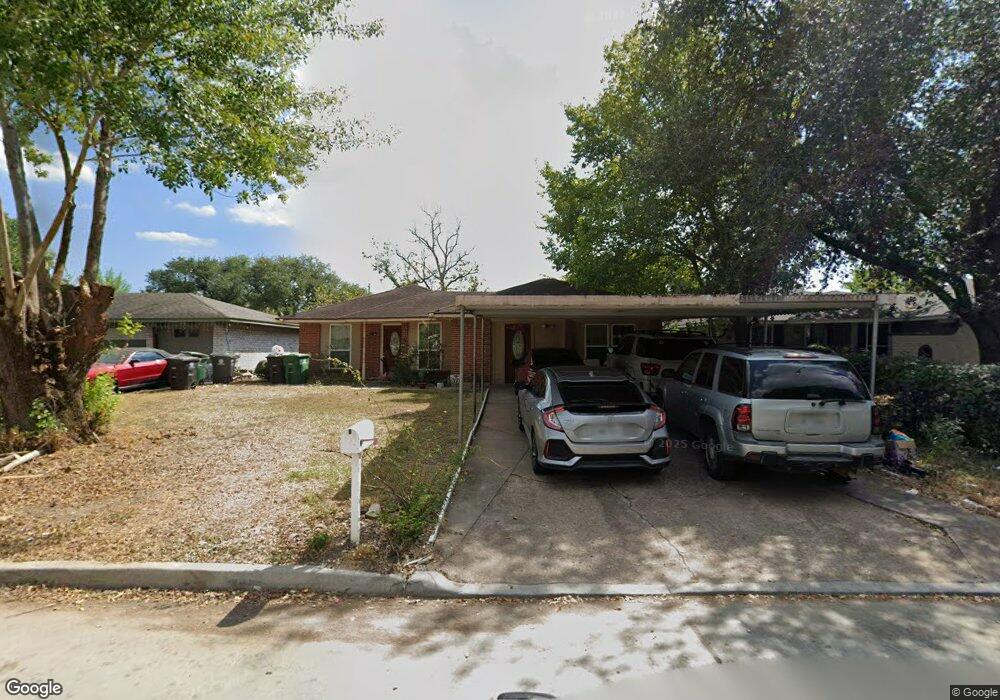 6431 Tall Willow Dr, Houston, TX 77088 - photo 1