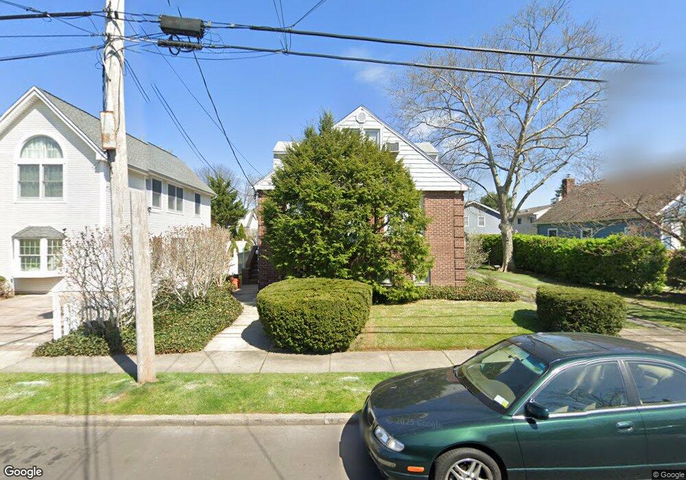 26 Edgewood Rd, Port Washington, NY 11050 - photo 1