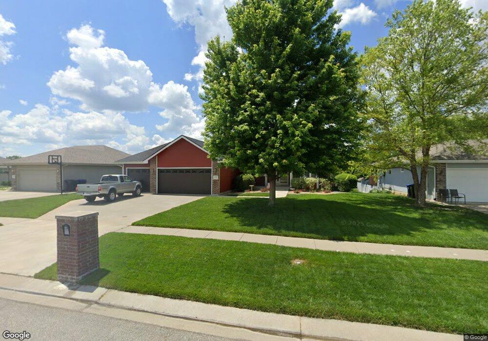 4505 SW Misty Harbor Dr, Topeka, KS 66610 - photo 1