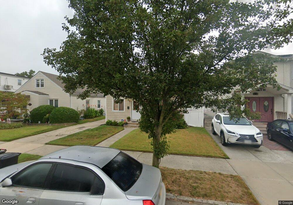 5319 190th St, Fresh Meadows, NY 11365 - photo 1