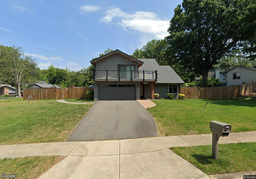 5921 Veranda Dr, Springfield, VA 22152 - photo 1