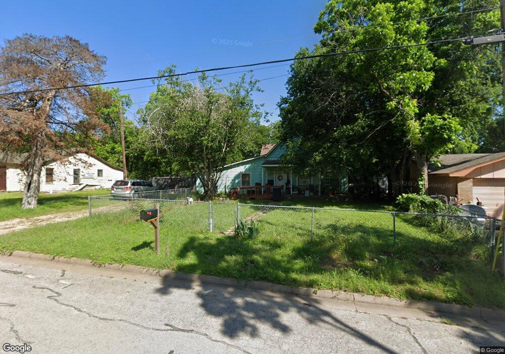 604 Williams Ave, Cleburne, TX 76033 - photo 1