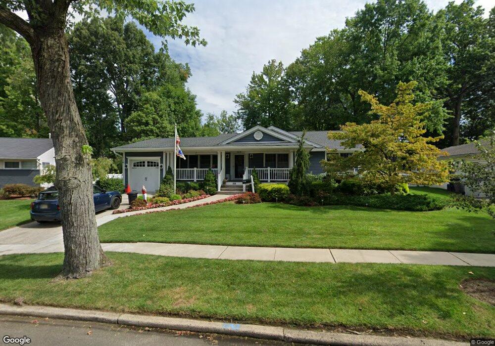 210 Mohawk Dr, River Edge, NJ 07661 - photo 1