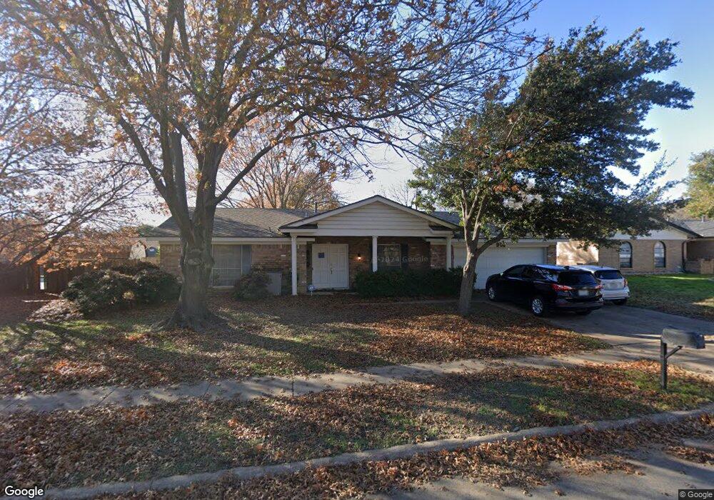 905 Chattanooga Dr, Bedford, TX 76022 - photo 1