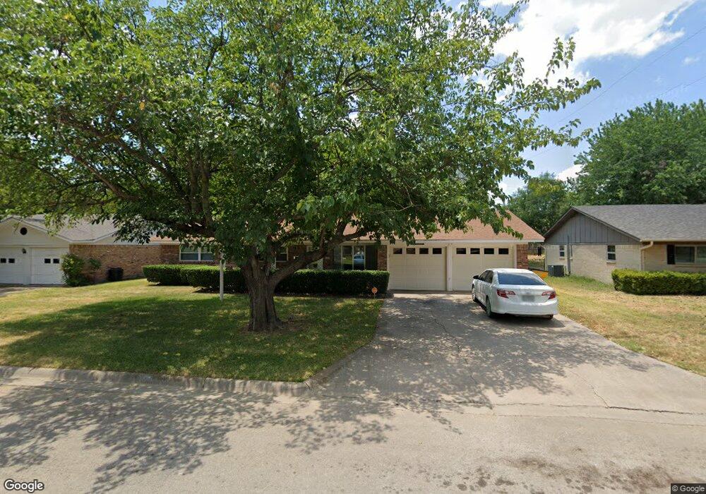 1105 Rosedale Dr, Gainesville, TX 76240 - photo 1