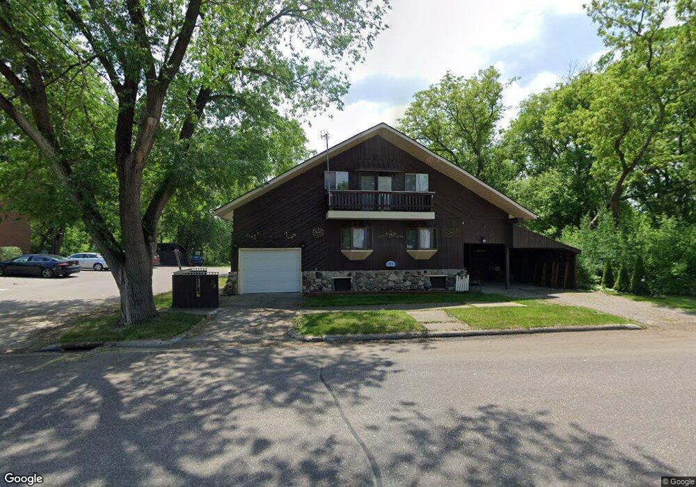 101 W Merrill Ave, Tomahawk, WI 54487 - photo 1