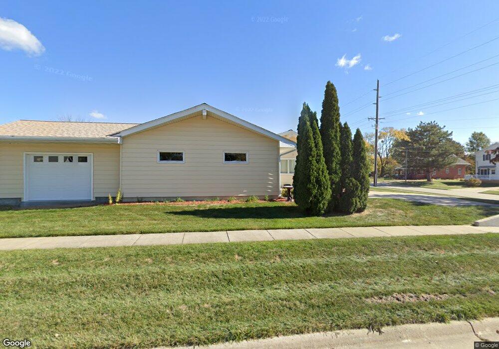1260 N 4th Ave W, Newton, IA 50208 - photo 1