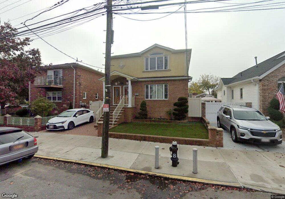 10116 159th Ave, Howard Beach, NY 11414 - photo 1