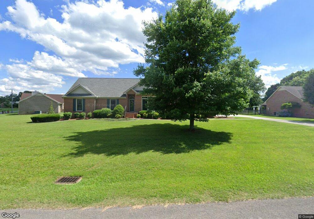 207 Greenbriar Cir, Manchester, TN 37355 - photo 1