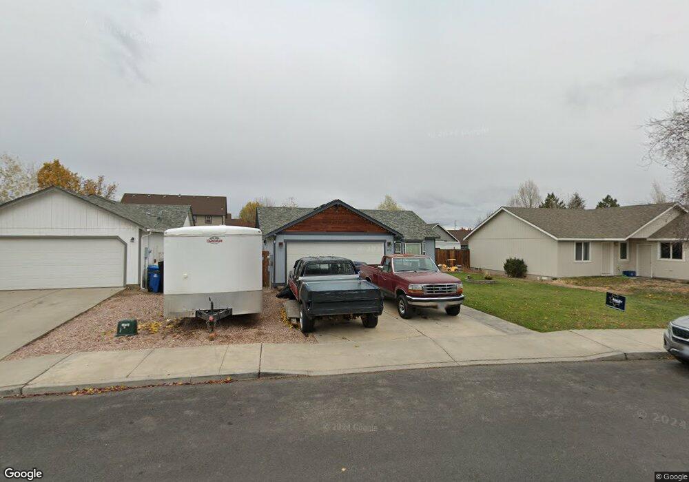 1241 SW 33rd St, Redmond, OR 97756 - photo 1