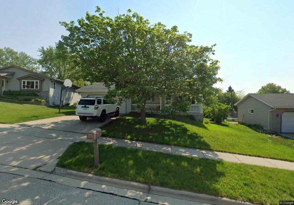 1040 Shepherds Dr, West Bend, WI 53090 - photo 1