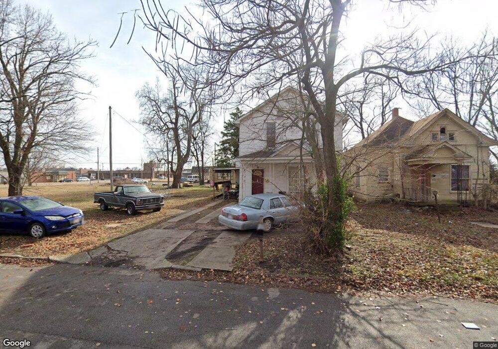 1914 Clark Ave, Parsons, KS 67357 - photo 1